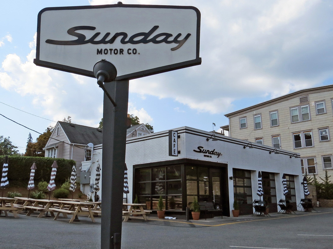 Sunday Motor Co. Cafe