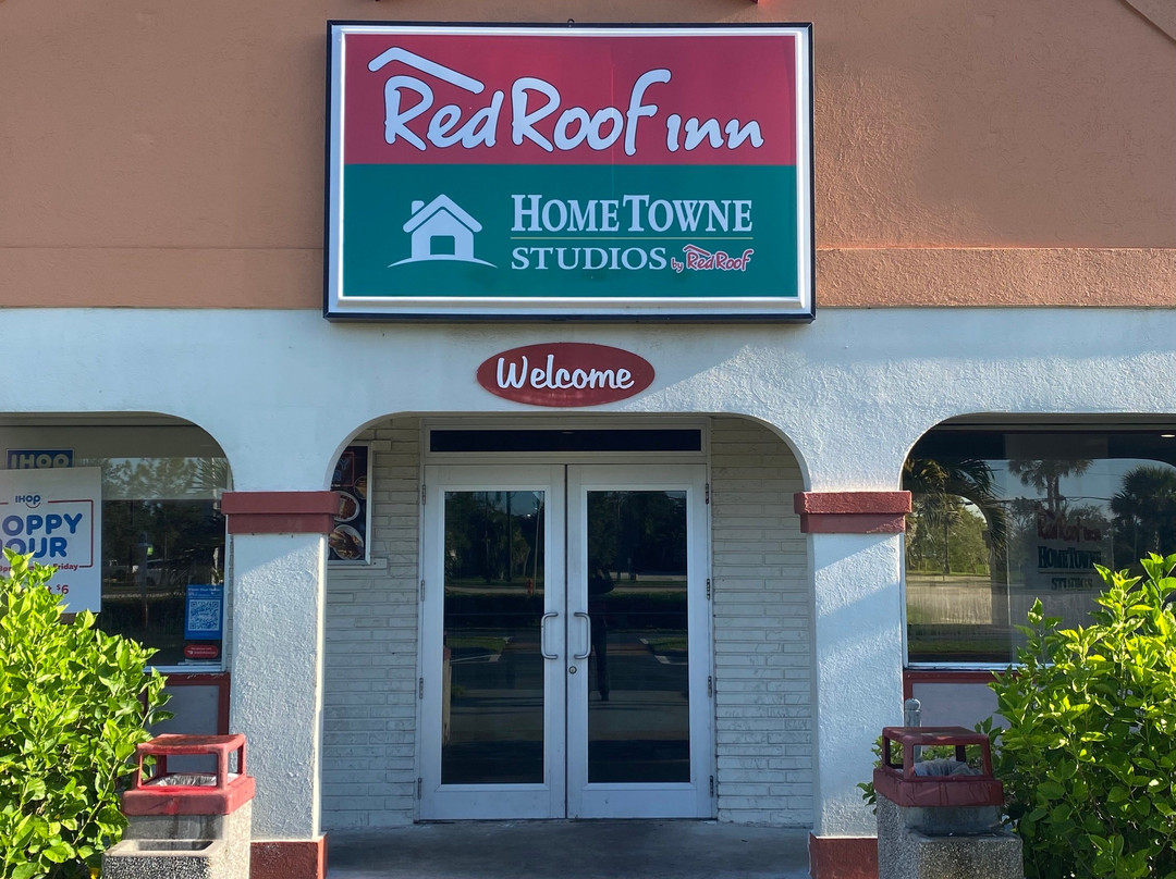 Hometowne Studios By Red Roof Vero Beach - I-95