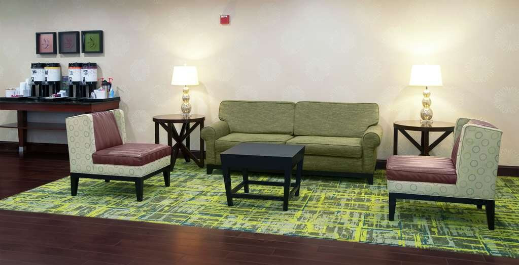 Hampton Inn & Suites Lamar主图