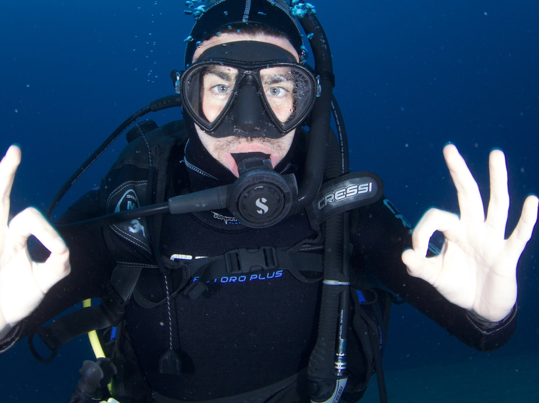 Lanzarote Buceo-卡门港必去景点