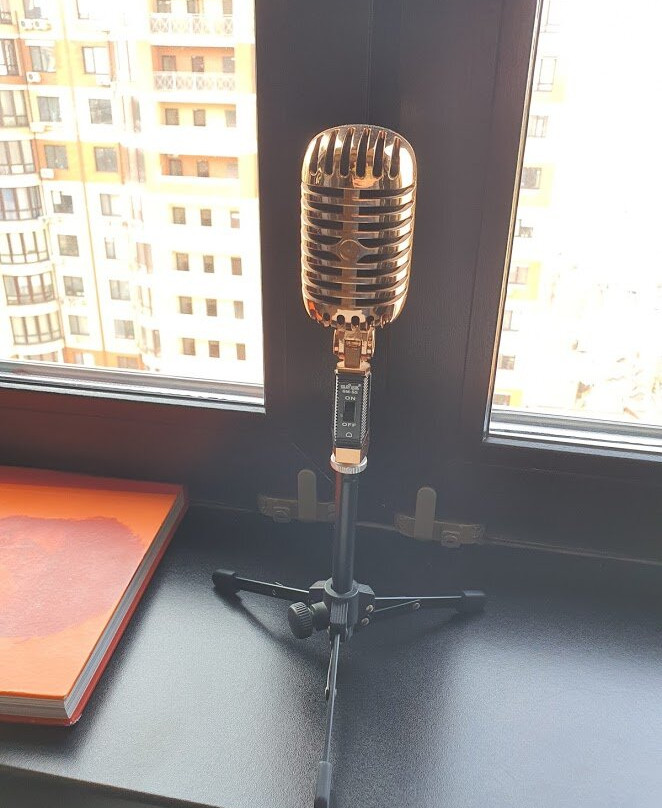 Rooms & Rumors主图