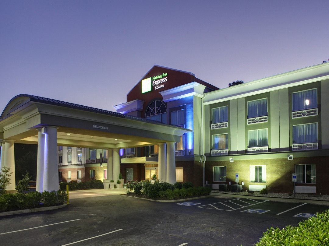 Holiday Inn Express & Suites Emporia By IHG主图