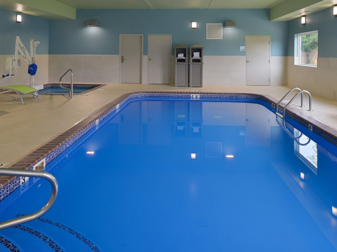 奥马哈西卡尔森江山旅馆&套房酒店主图