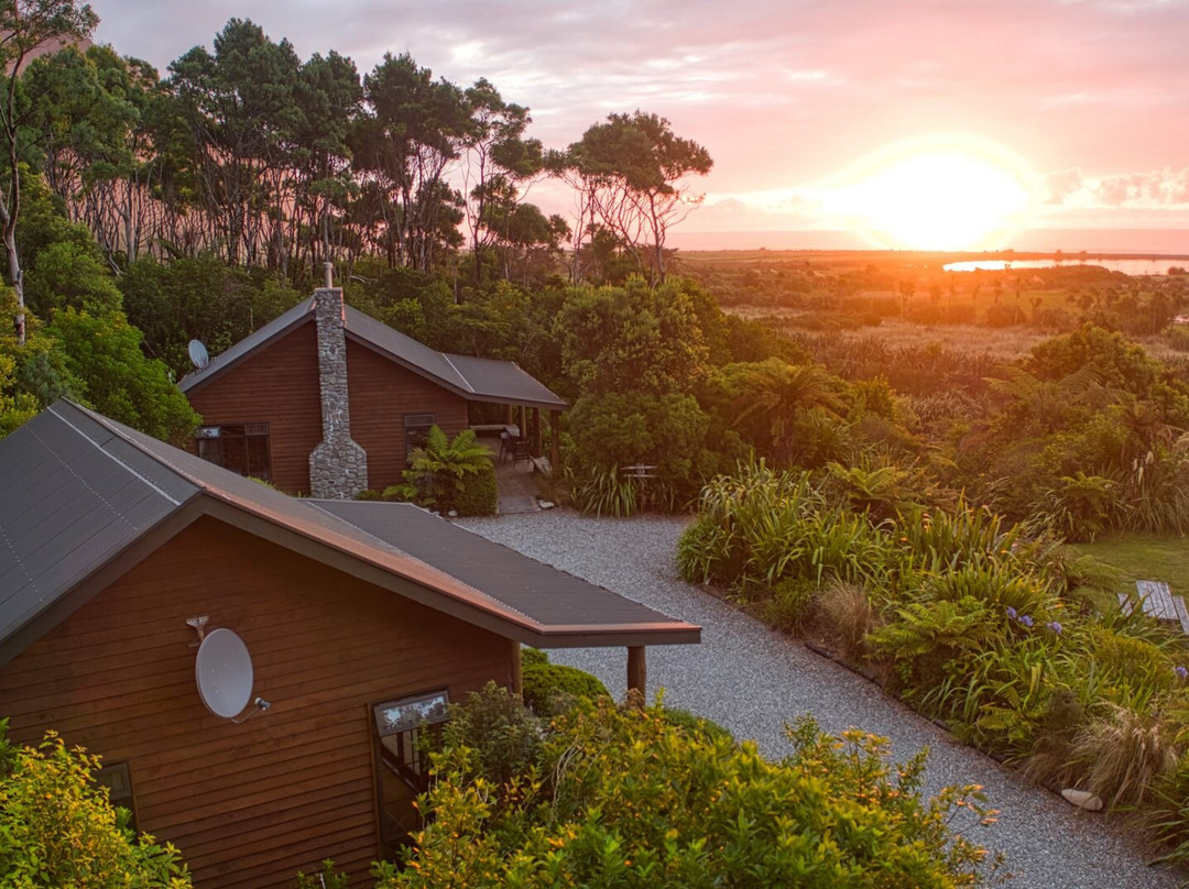 Paparoa Beach Hideaway And Hot Tub