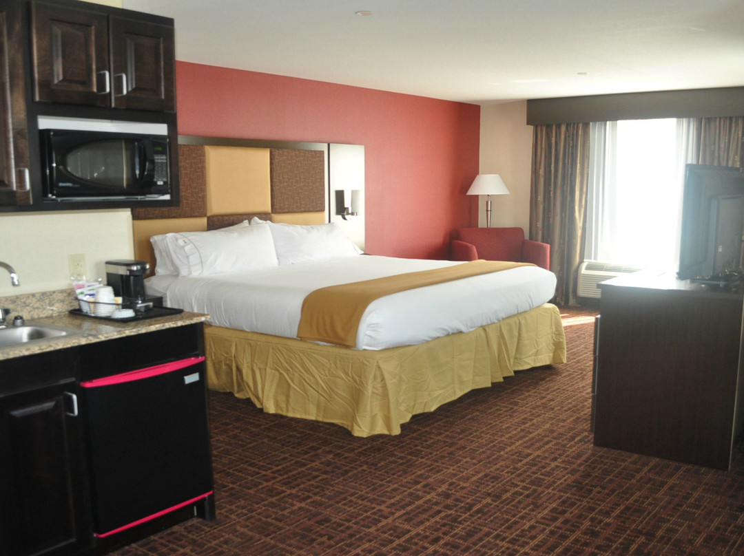 Holiday Inn Express & Suites Greensburg By IHG主图