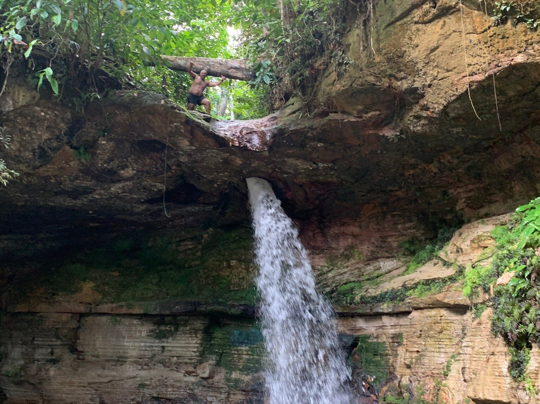 Cachoeira Pedra Furada-Presidente Figueiredo必去景点