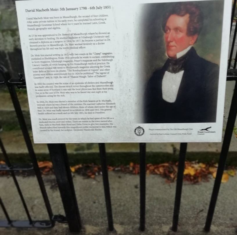 David Macbeth Moir Statue-马瑟尔堡必去景点