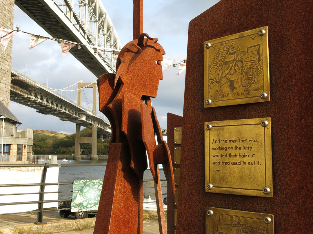 Ferryman Sculpture景点图片