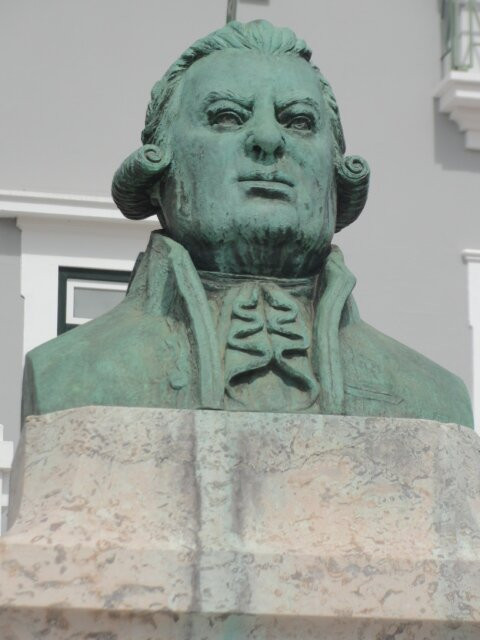 Monumento de Homenagem a Guilherme Stephens-Marinha Grande必去景点