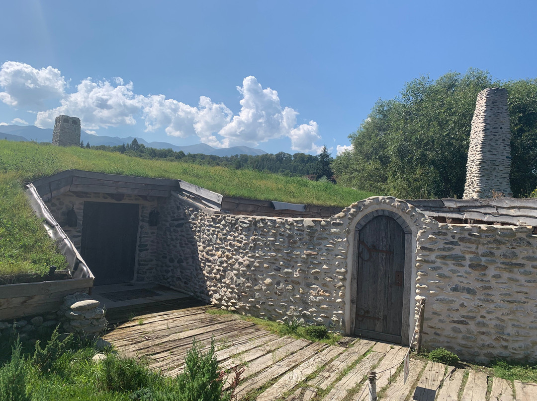 Castelul De Lut-Porumbacu de Sus必去景点