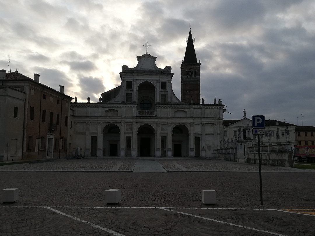 Chiesa dei SS. Benedetto e Simone-San Benedetto Po必去景点