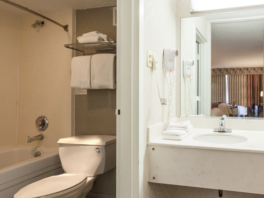 迪卡贝斯特韦斯特旅馆&套房酒店主图