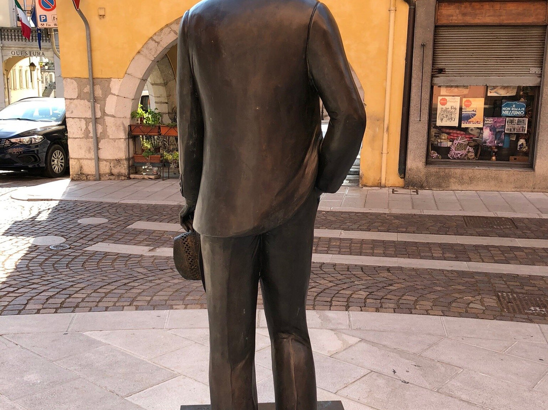 Statua di Carlo Michelstaedter景点图片