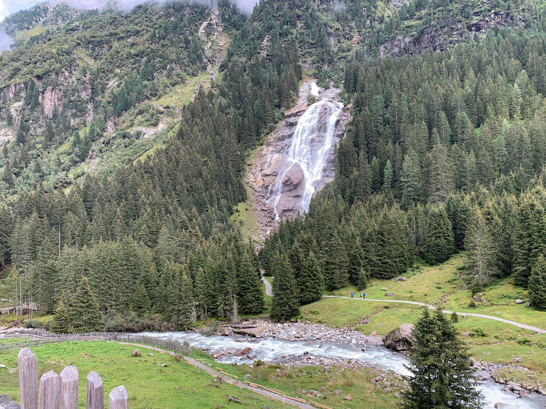 Grawa Waterfall景点图片
