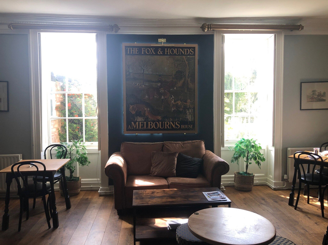 The Fox & Hounds Hotel主图