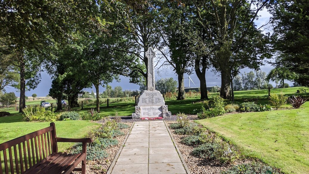 Carnwath War Memorial景点图片