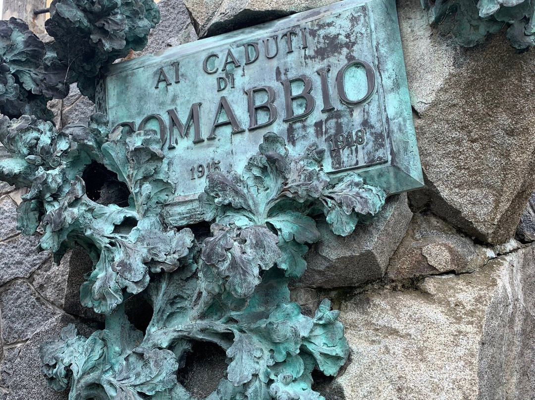 Monumento ai Caduti di Comabbio-Comabbio必去景点