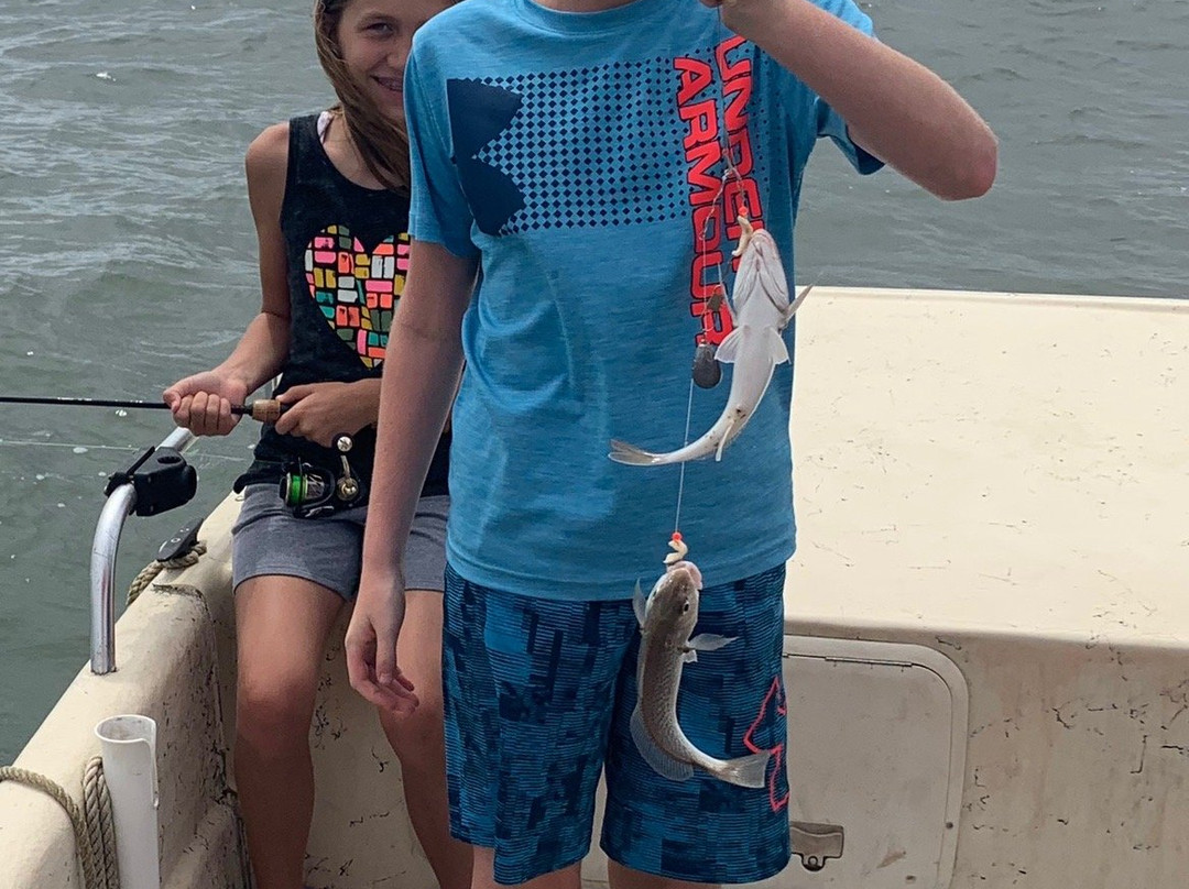 Fish Tales Fishing Charters-钦科蒂格岛必去景点