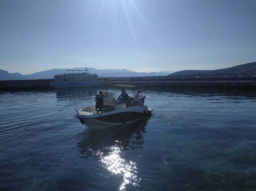 Nakiros Boat Rental景点图片