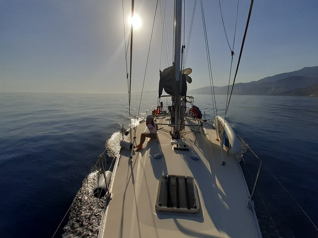 Suki Sailing Yacht Charter-拉埃拉杜拉必去景点