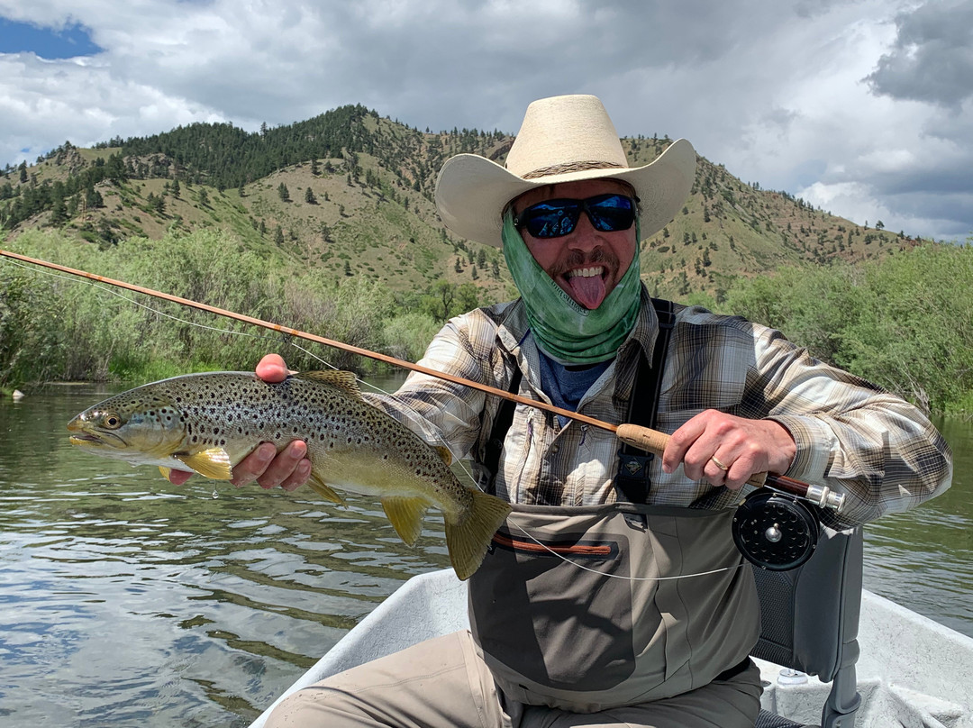 AC Fly Fishing-雷丁必去景点