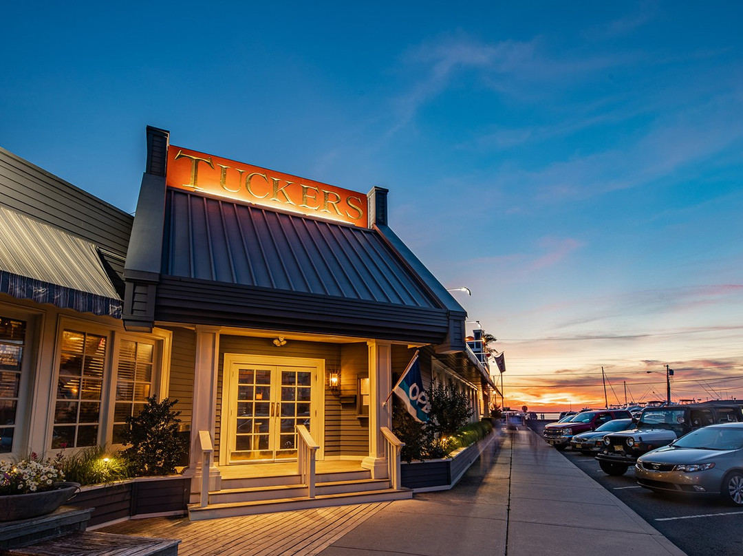 Tuckers Tavern
