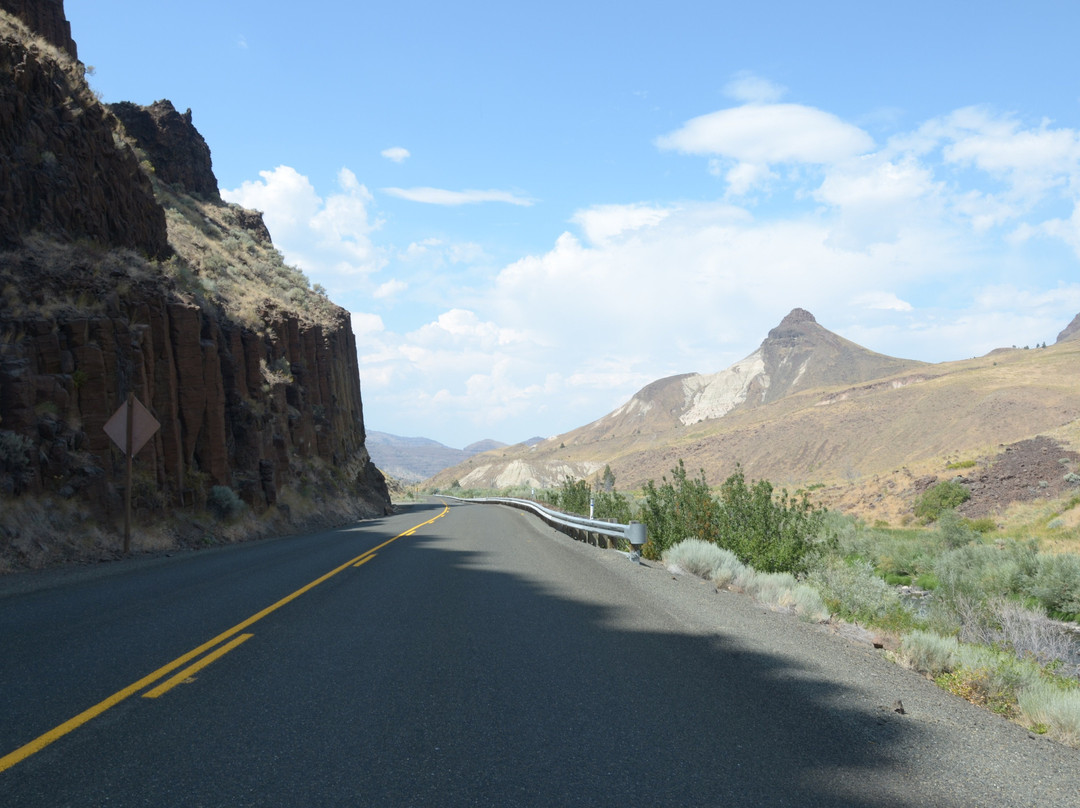 John Day Fossil Beds National Monument- Sheep Rock景点图片