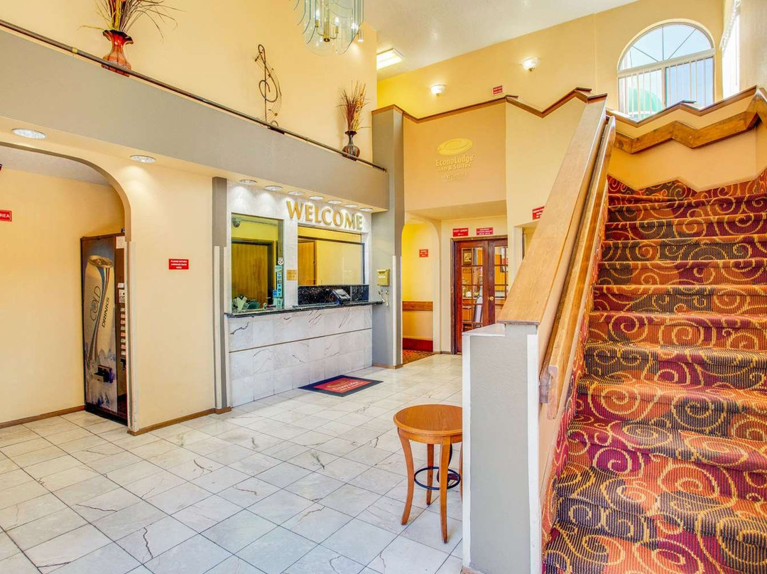 Econo Lodge Inn & Suites Albuquerque East I-40 Eubank Exit主图