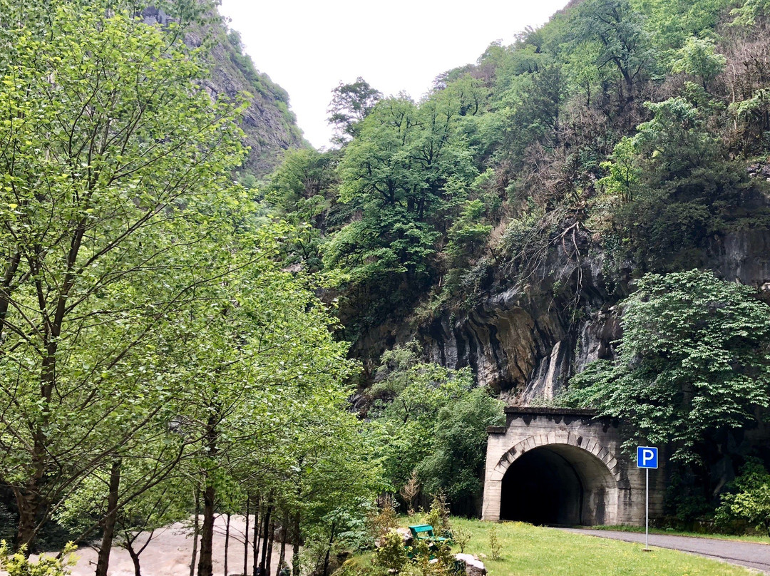 Waterfall Men's Tears-Gagra必去景点