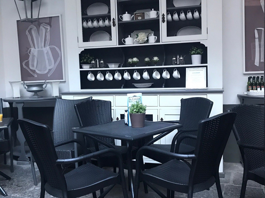伊斯拉巴哈套房酒店主图