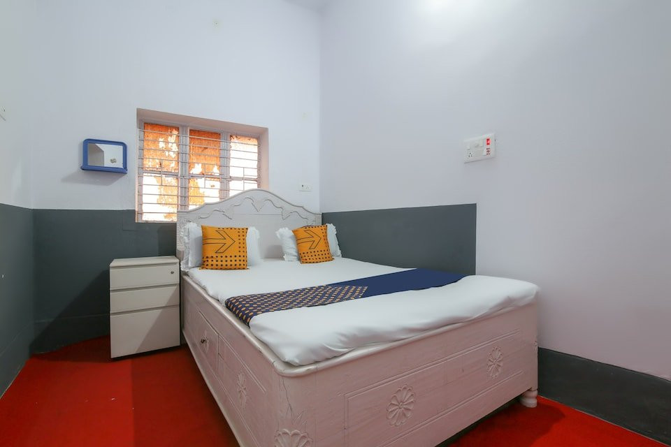 SPOT ON 61014 Hotel Anand Lodge
