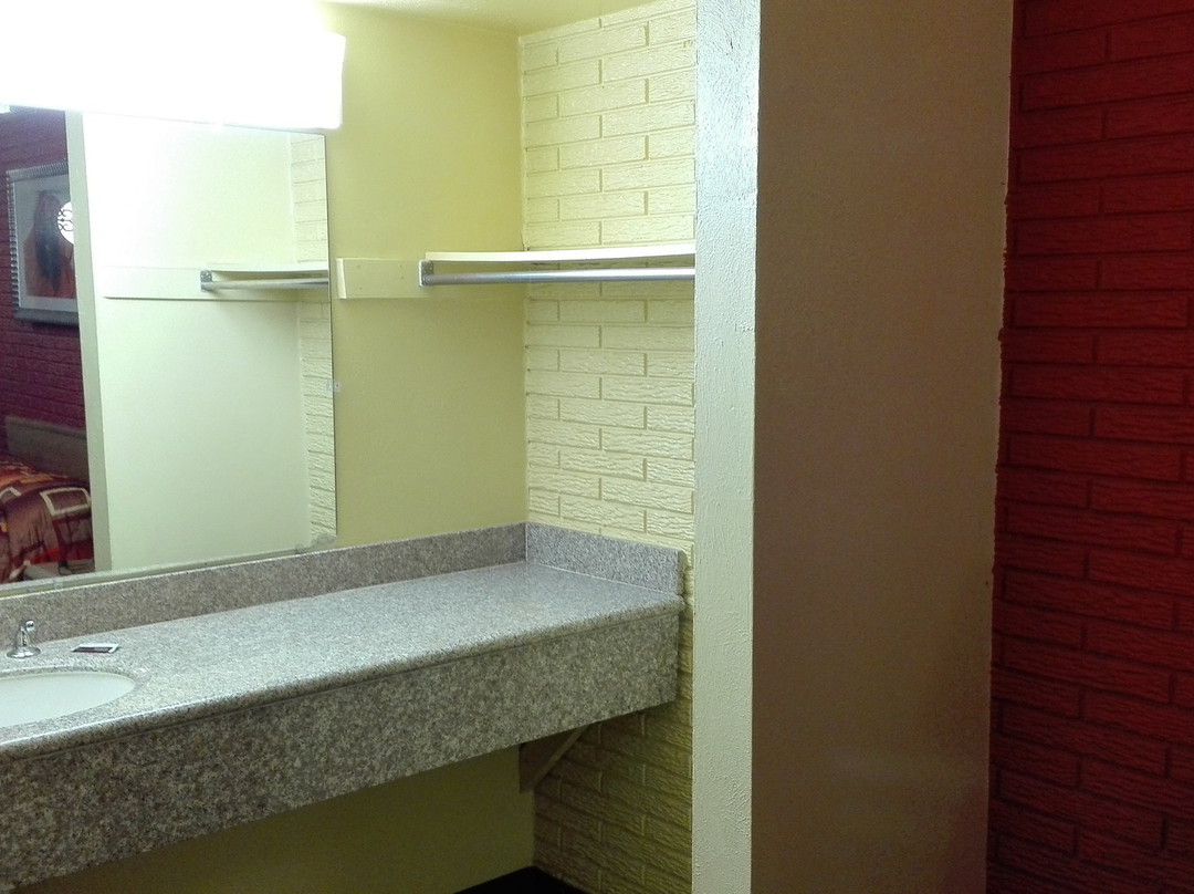 Economy Inn Farmington主图