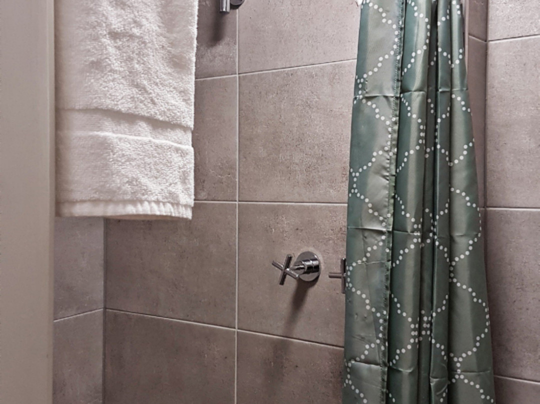 Nightcap at Hendon Hotel主图