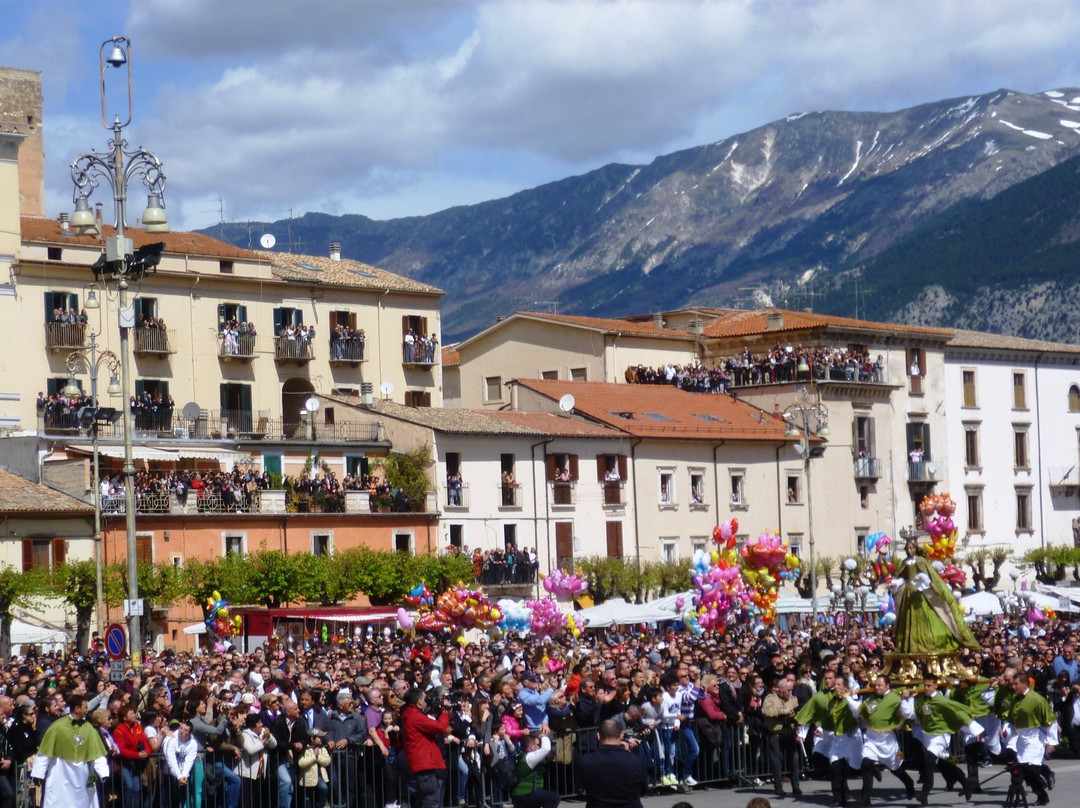 Touring Abruzzo景点图片