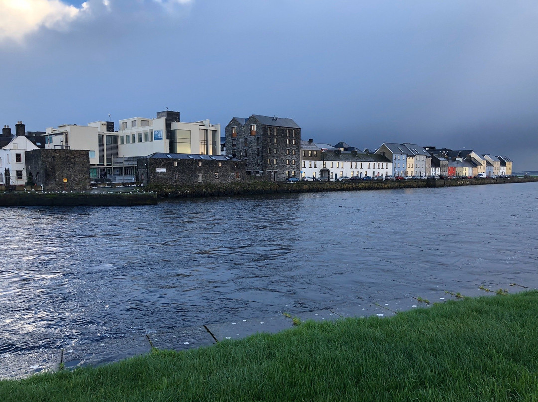 Corporate Cars Galway Chauffeurs景点图片