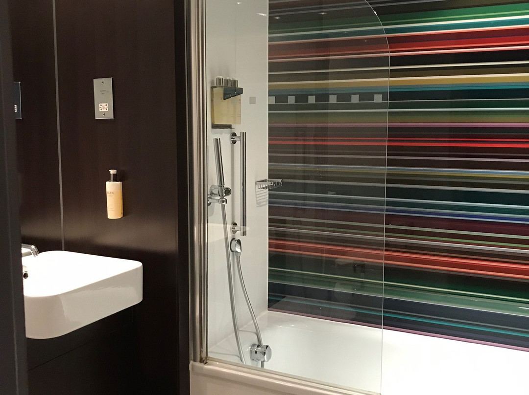 Village Hotel Leeds South主图