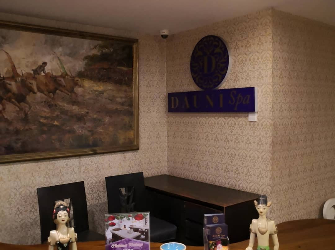 Crown Victoria Hotel主图