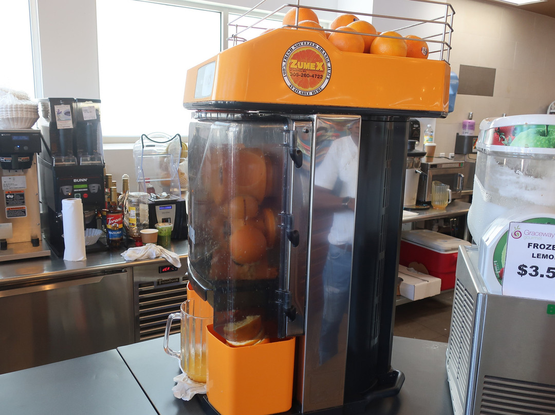 Graceway Gourmet-普罗维登西亚莱斯必去景点