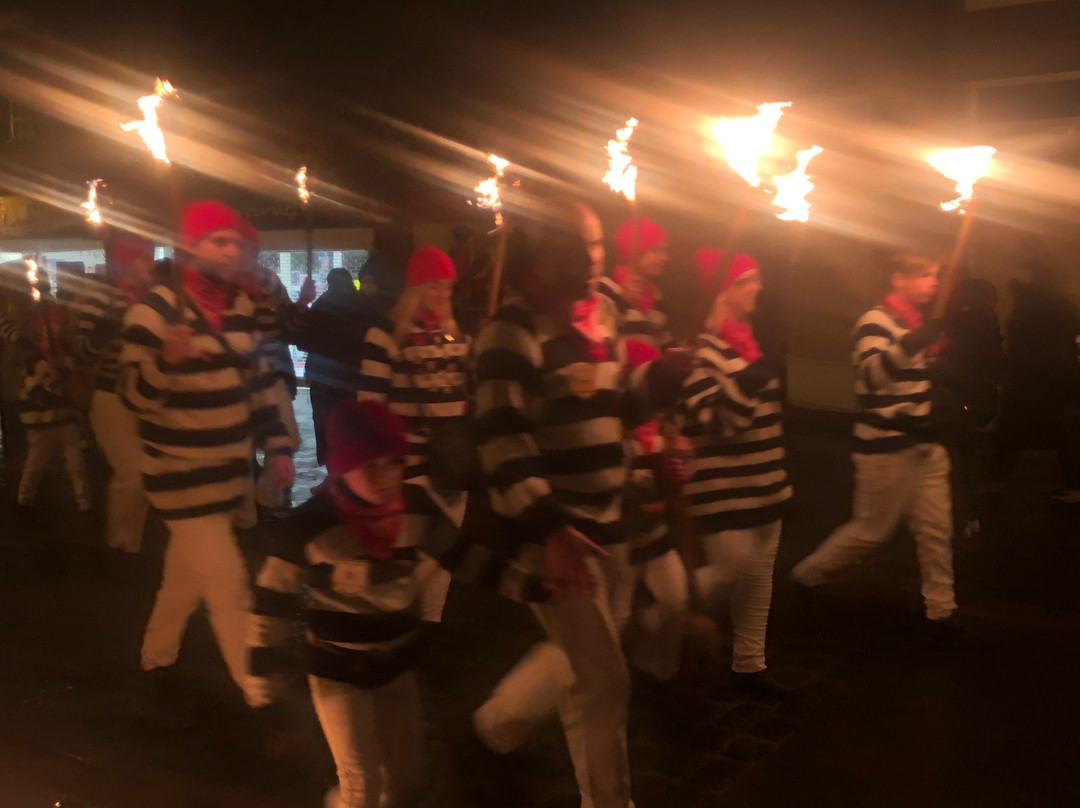 刘易斯篝火之夜-刘易斯必去景点