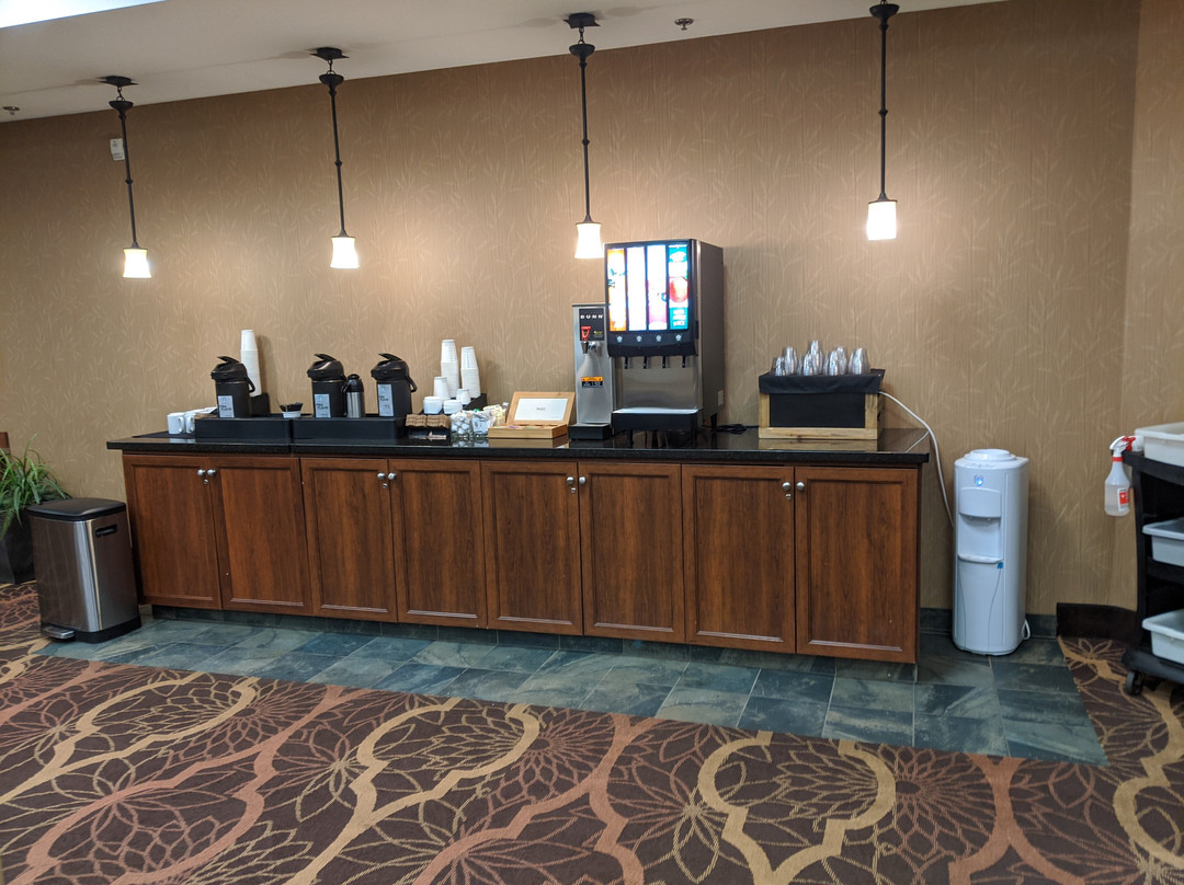 Pomeroy Hotel & Conference Centre Fort St John主图