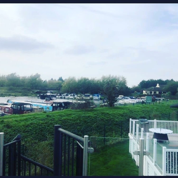 Lazy Otter Meadows-官方