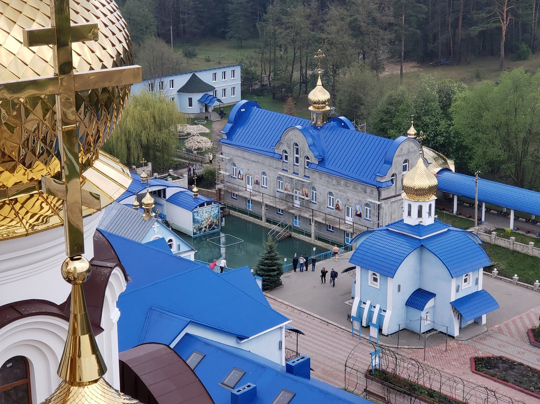 Spring of Saint Anna-Onyshkivtsi必去景点