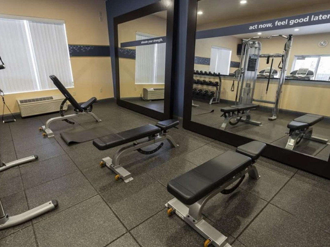 圣何塞汉普顿套房酒店主图