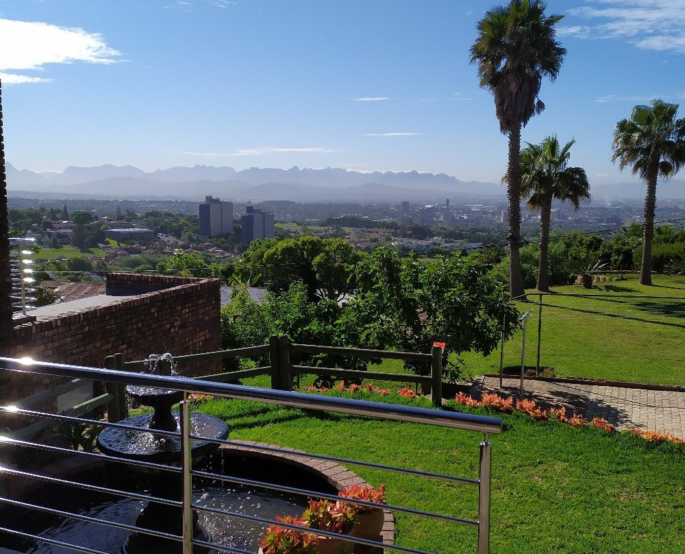 Hilltop Guesthouse主图