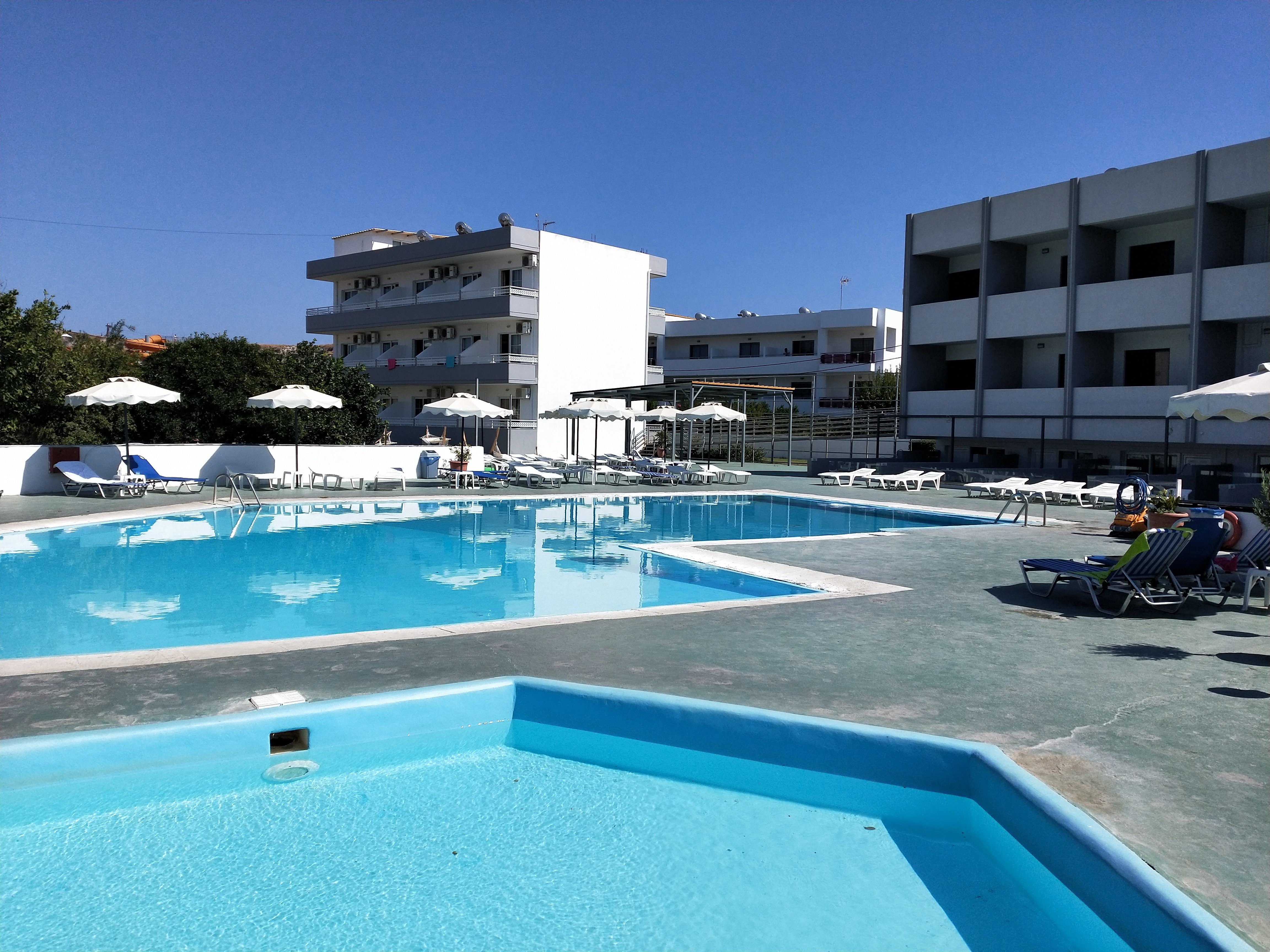 Tsampika Hotel-泳池