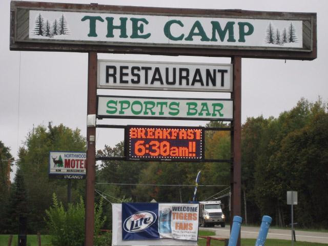 The Camp Sports Bar and Grill景点图片