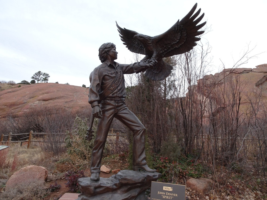 Statue to John Denver景点图片