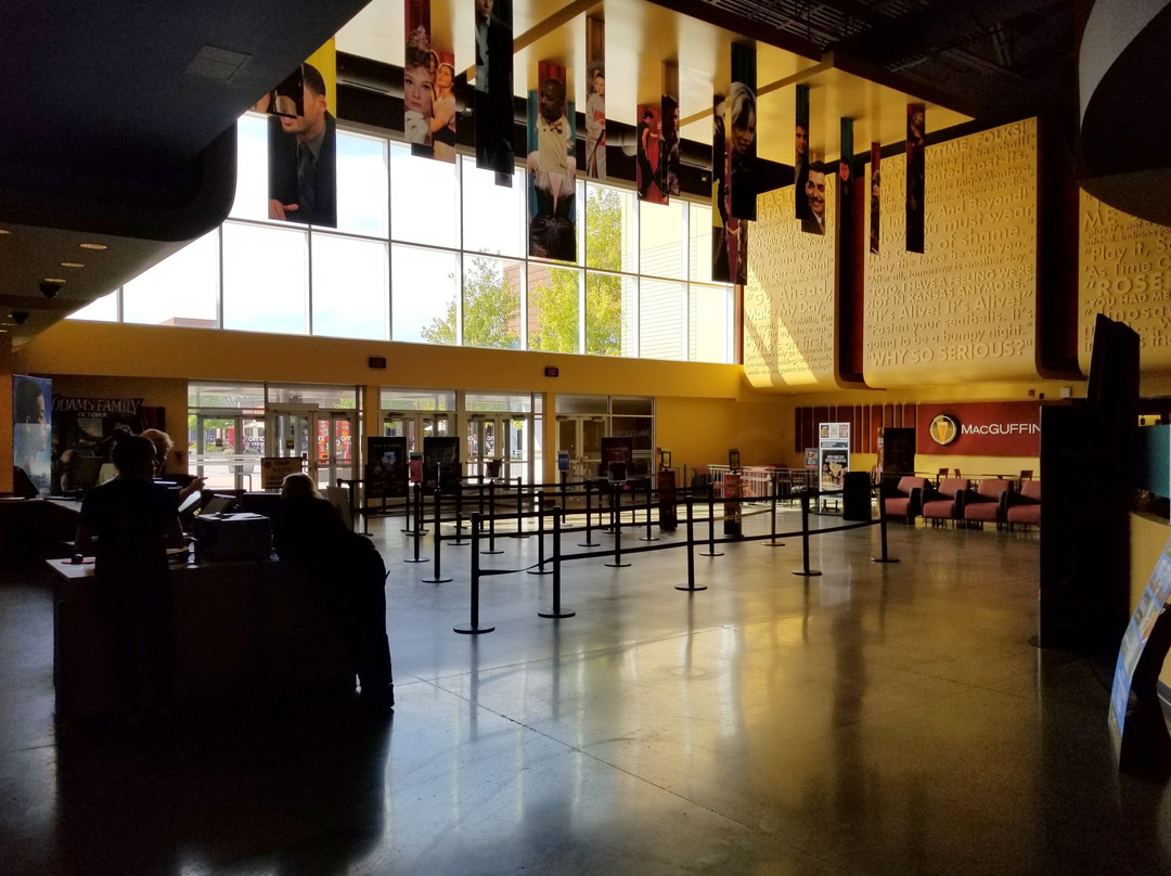 AMC Randhurst 12-Mount Prospect必去景点