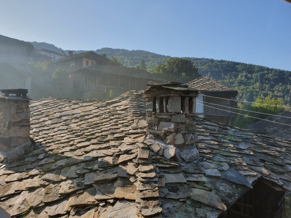 Bazoteva House-官方
