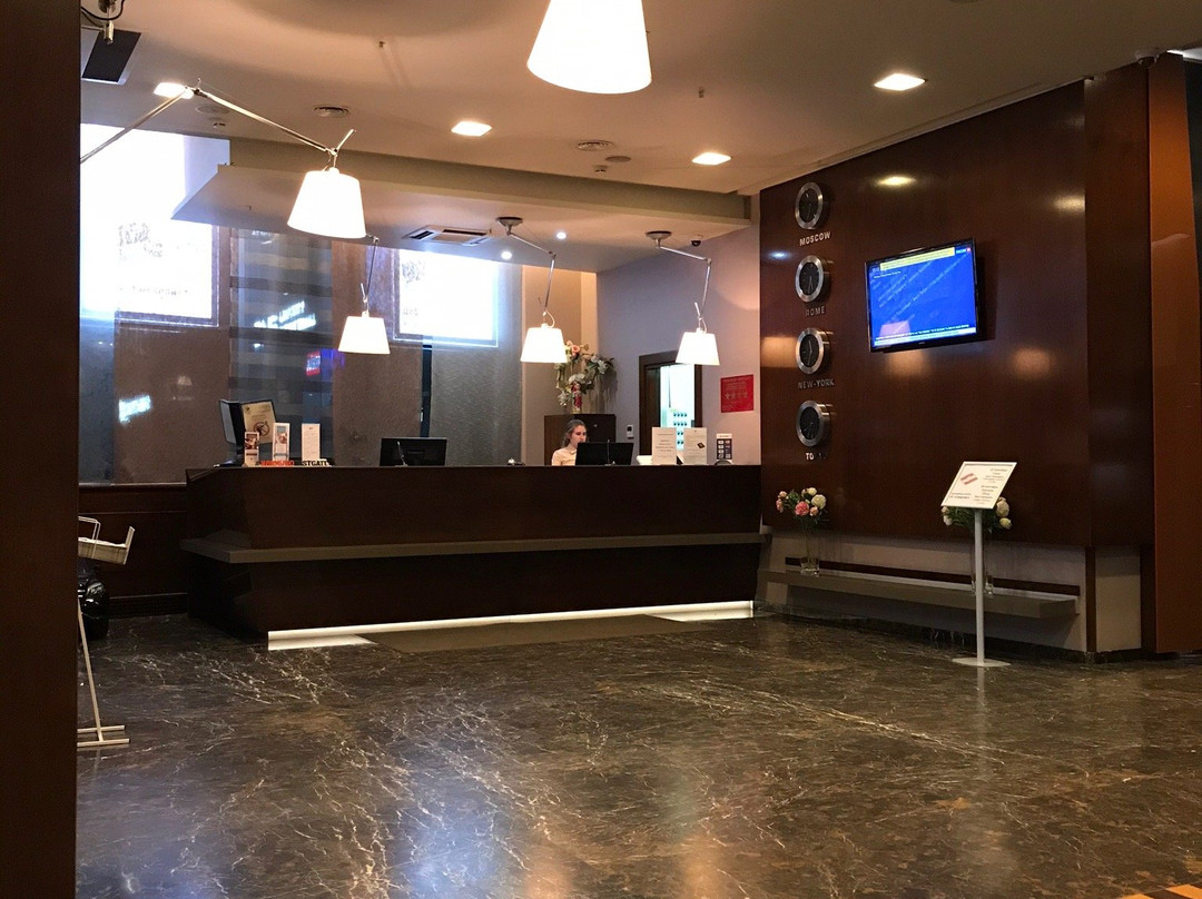 East Gate Hotel主图